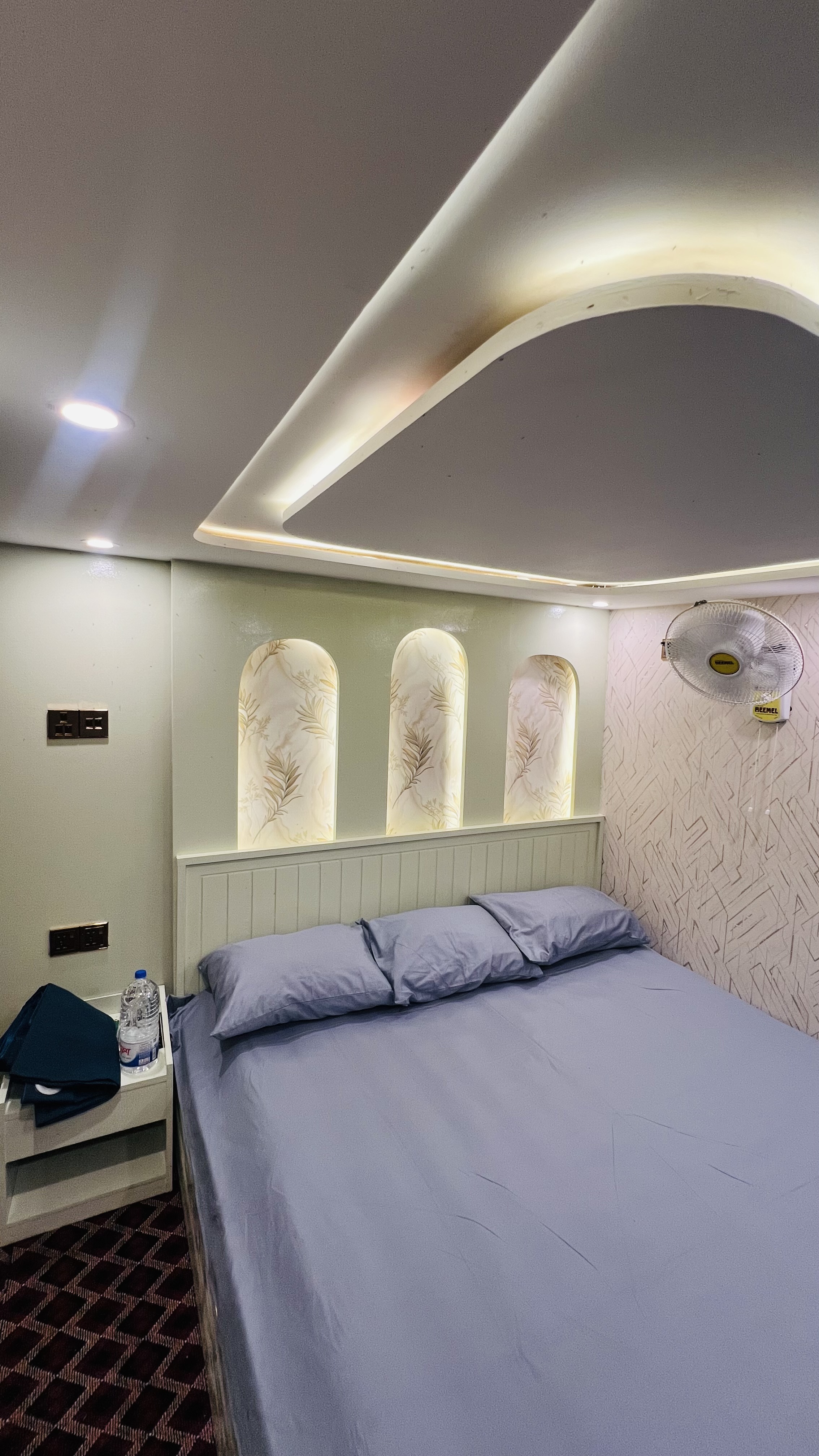 LUNA THE FLOATING VILLA photo 6